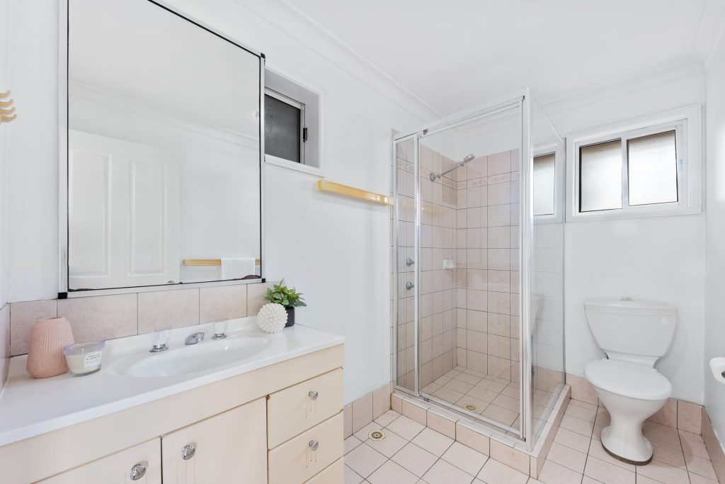 4 Oaktree Grove, Prospect NSW 2148 - photo 6