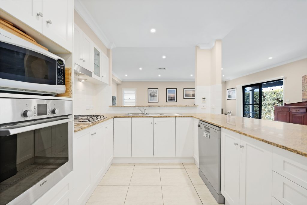 9 Chestnut Grove, Kellyville NSW 2155 - photo 2