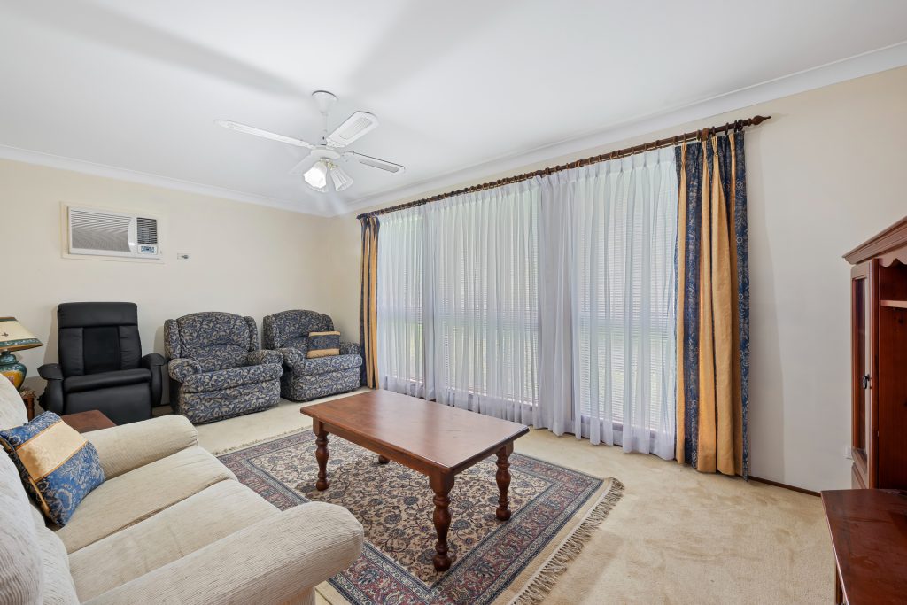 49 Vardys Road, Lalor Park NSW 2147 - photo 2