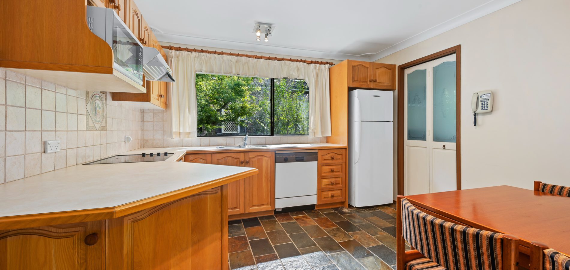 49 Vardys Road, Lalor Park NSW 2147 - photo 4