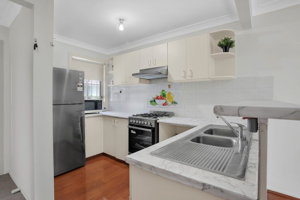 10/167 Targo Road, Girraween NSW 2145 - photo 3