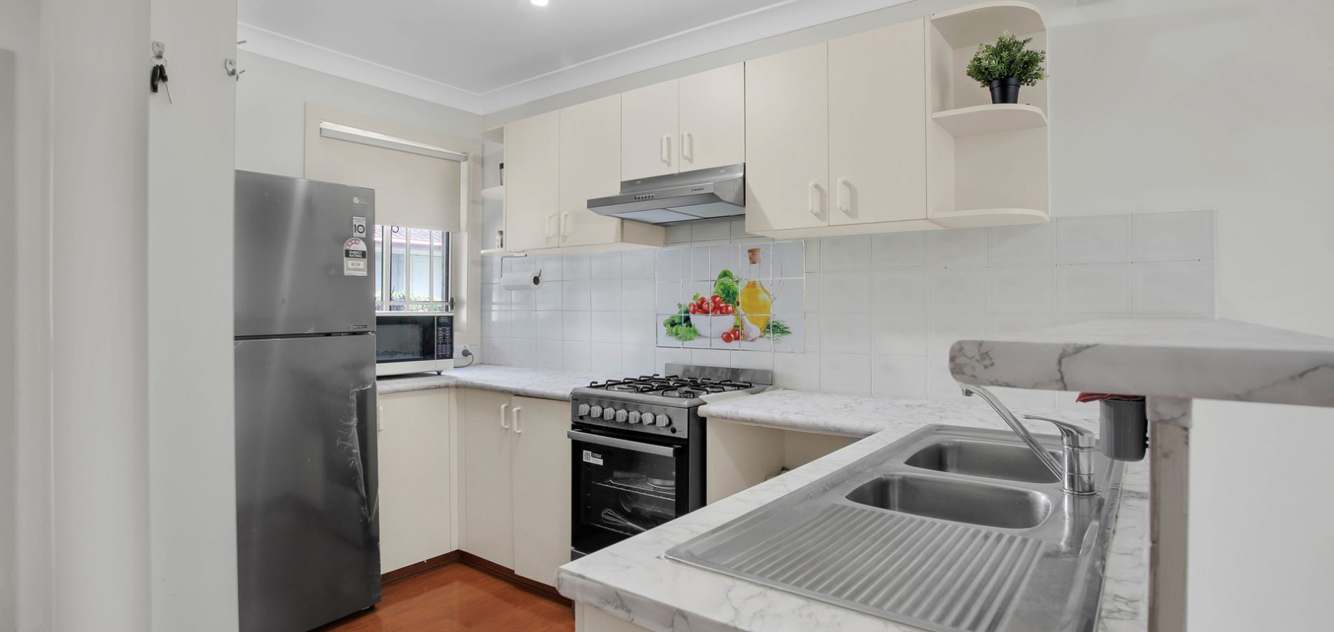 10/167 Targo Road, Girraween NSW 2145 - photo 3