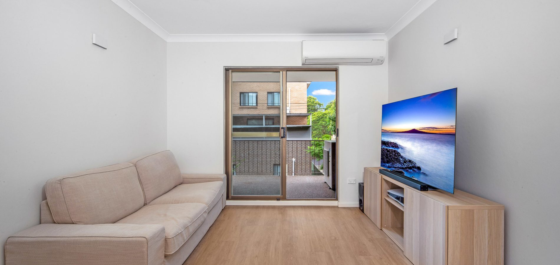 4/7 Central Avenue, Westmead NSW 2145 - photo 3