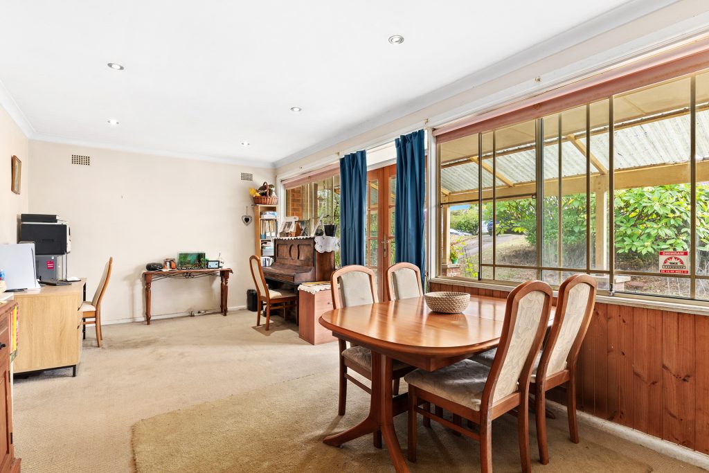 35 Cliff Avenue, Winston Hills NSW 2153 - photo 2