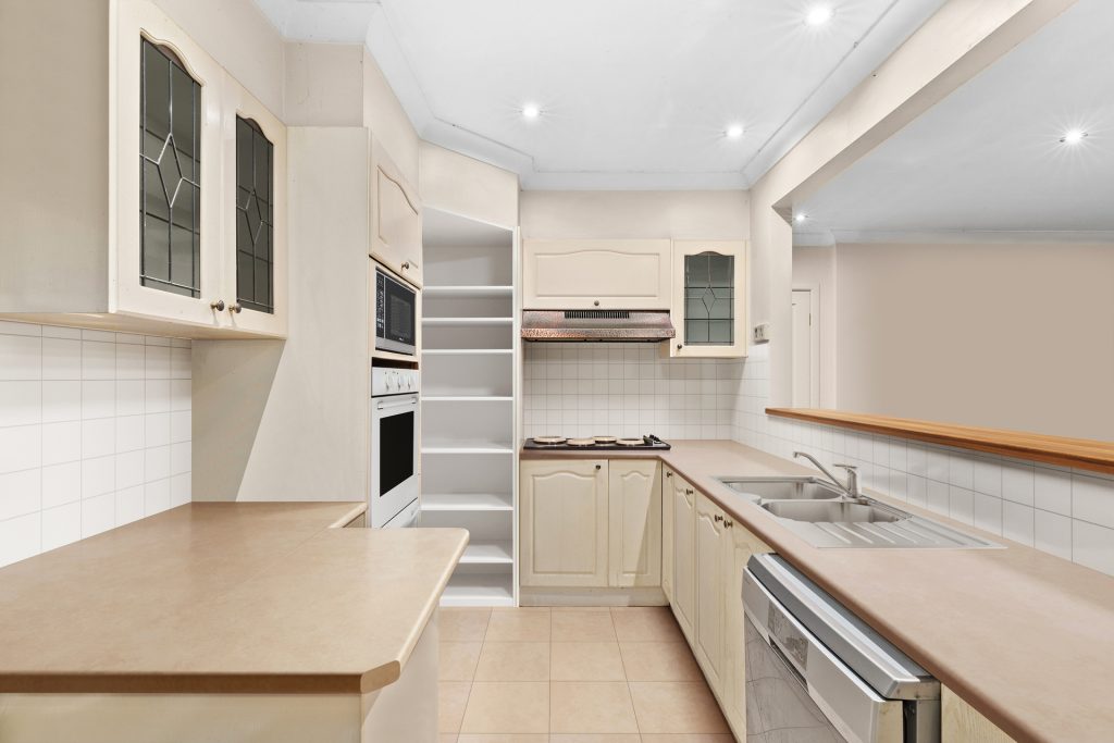 35 Cliff Avenue, Winston Hills NSW 2153 - photo 4