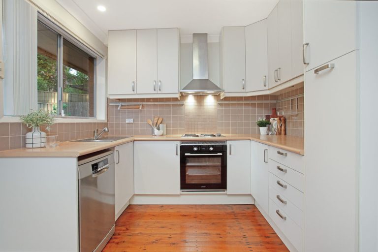 19 Plymouth Avenue, North Rocks NSW 2151 - photo 2