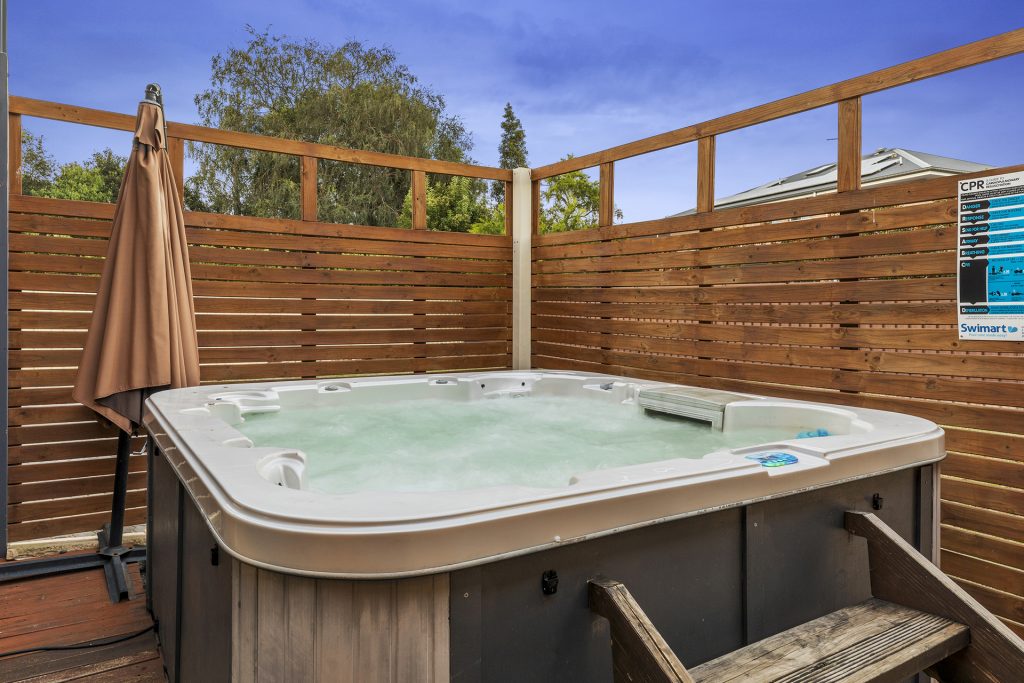 6 Reiby Place, McGraths Hill NSW 2756 - photo 5