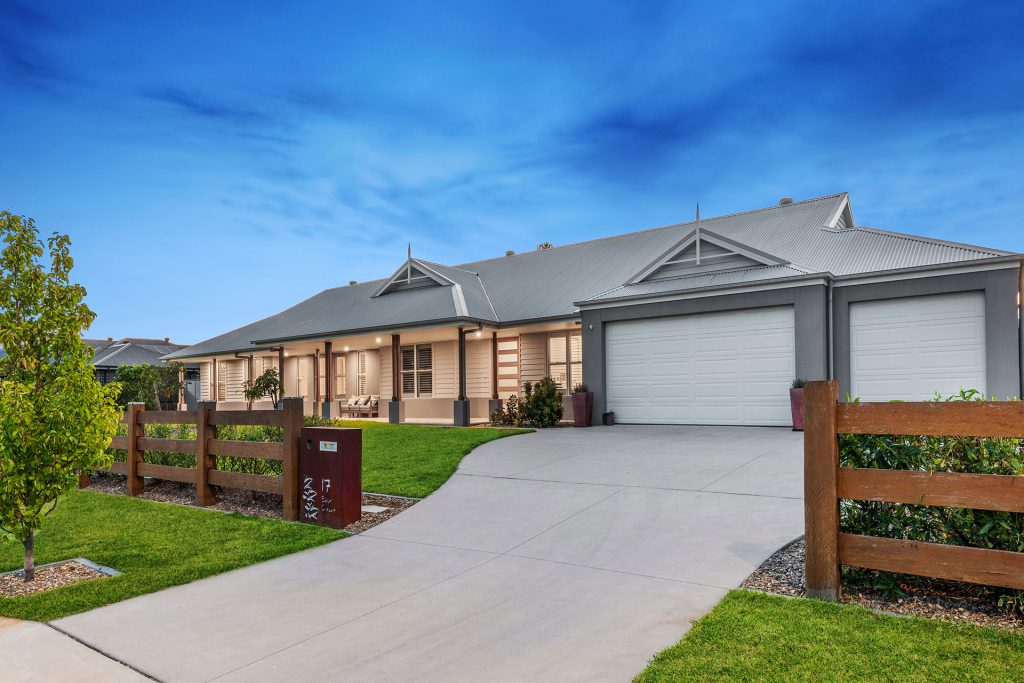 17 Eden Circuit, Pitt Town NSW 2756 - photo 4