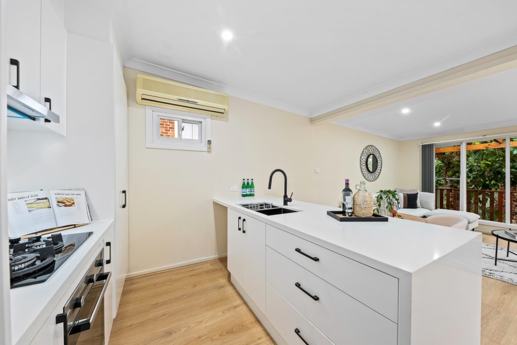 8 Sarsfield Street, Blacktown NSW 2148 - photo 4