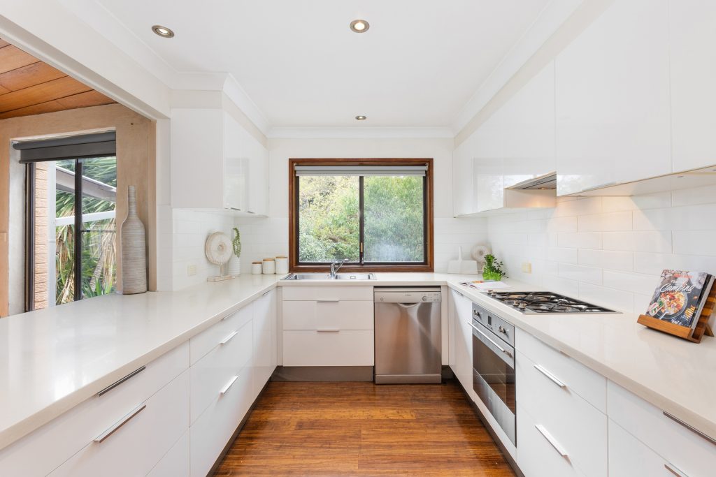 4 Creda Place, Baulkham Hills NSW 2153 - photo 2