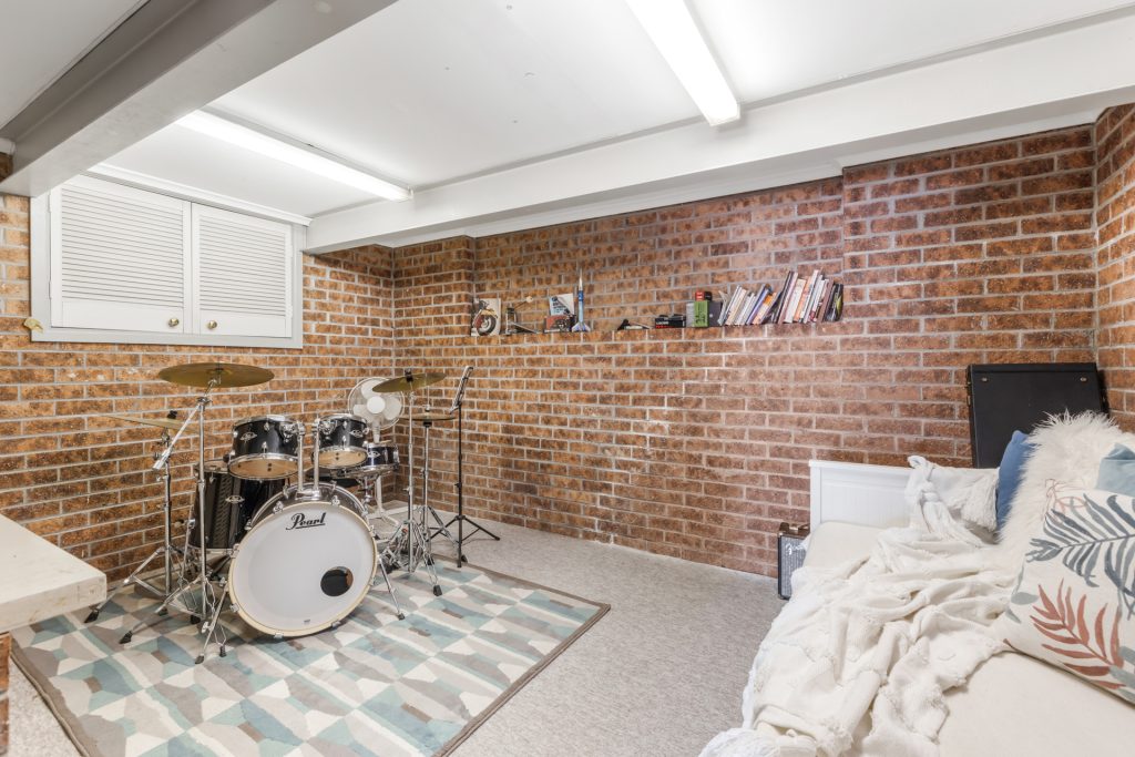 Sold - 60 Deptford Avenue - New Property in Kings Langley - Real Estate by Kim McChlery