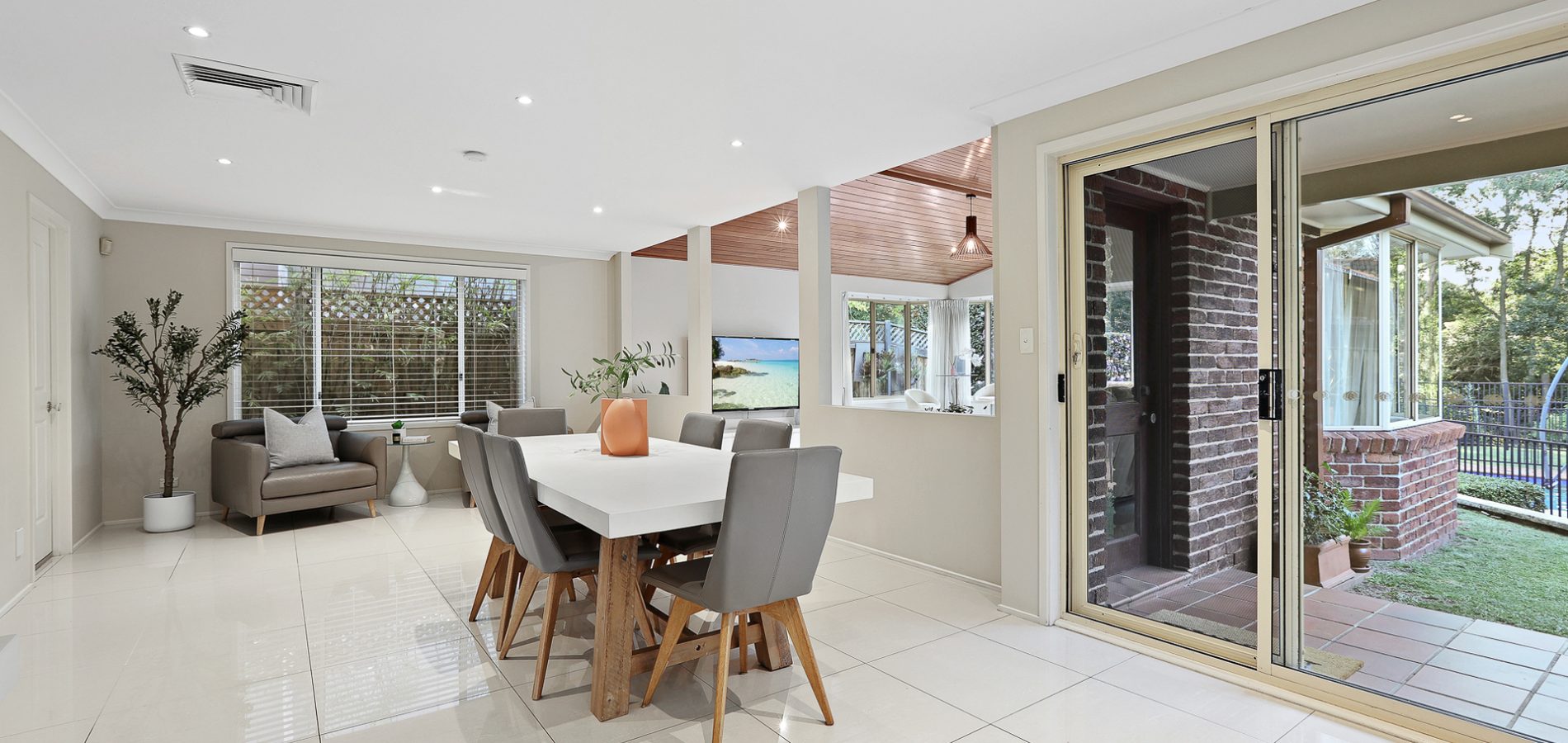 19 Bernadette Place, Baulkham Hills NSW 2153 - photo 7