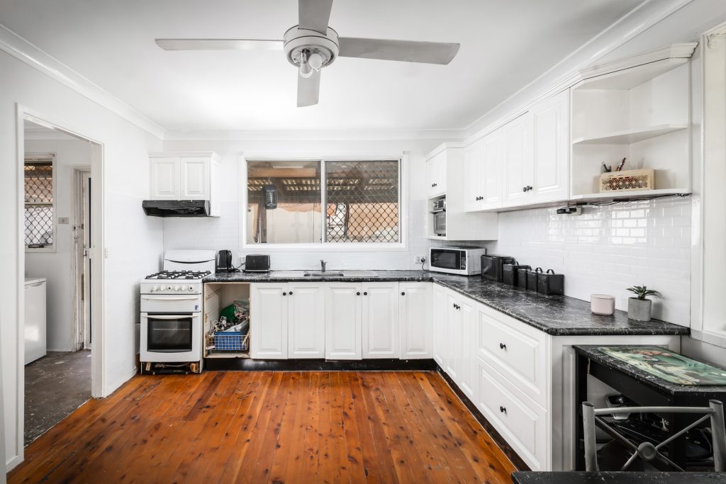 77 Darling Street, Greystanes NSW 2145 - photo 4