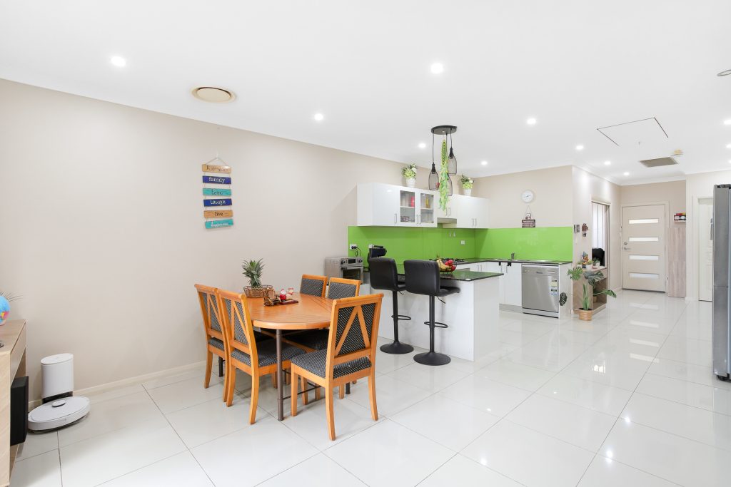 8/25 Tungarra Road, Girraween NSW 2145 - photo 3