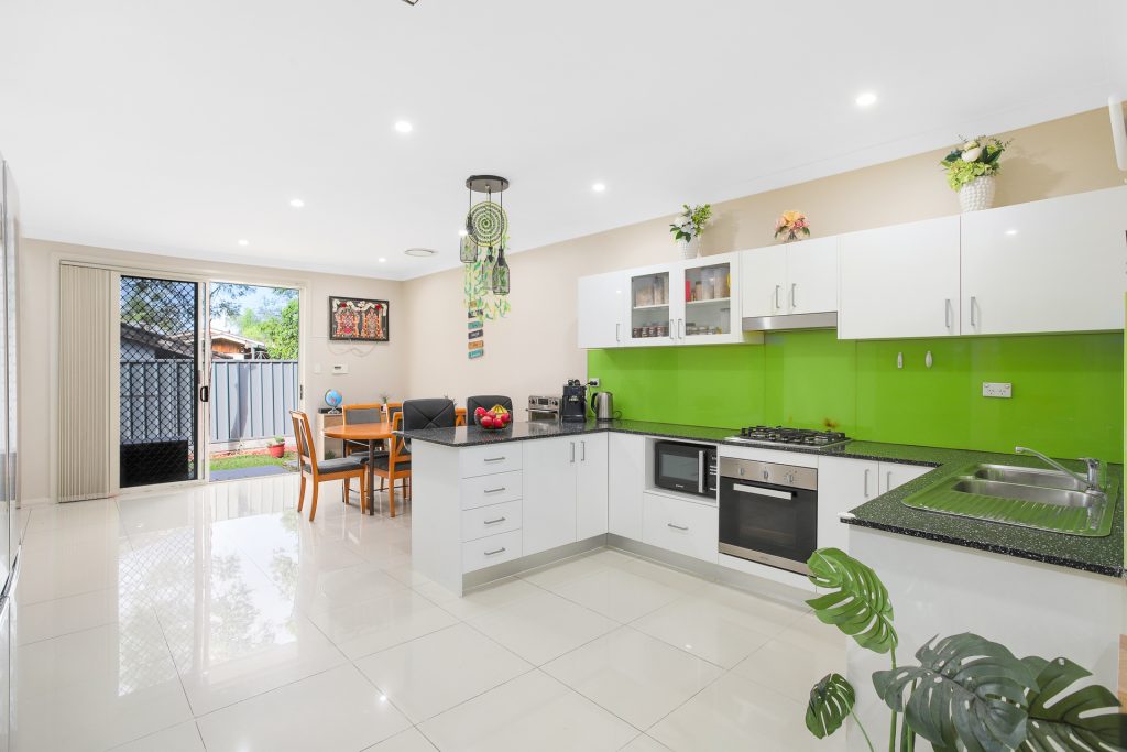 8/25 Tungarra Road, Girraween NSW 2145 - photo 4