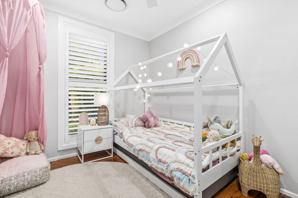 33 Churchill Drive, Winston Hills NSW 2153 - photo 10