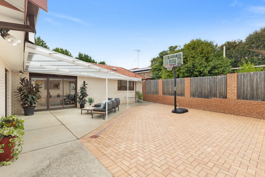 11 Wongajong Close, Castle Hill NSW 2154 - photo 19