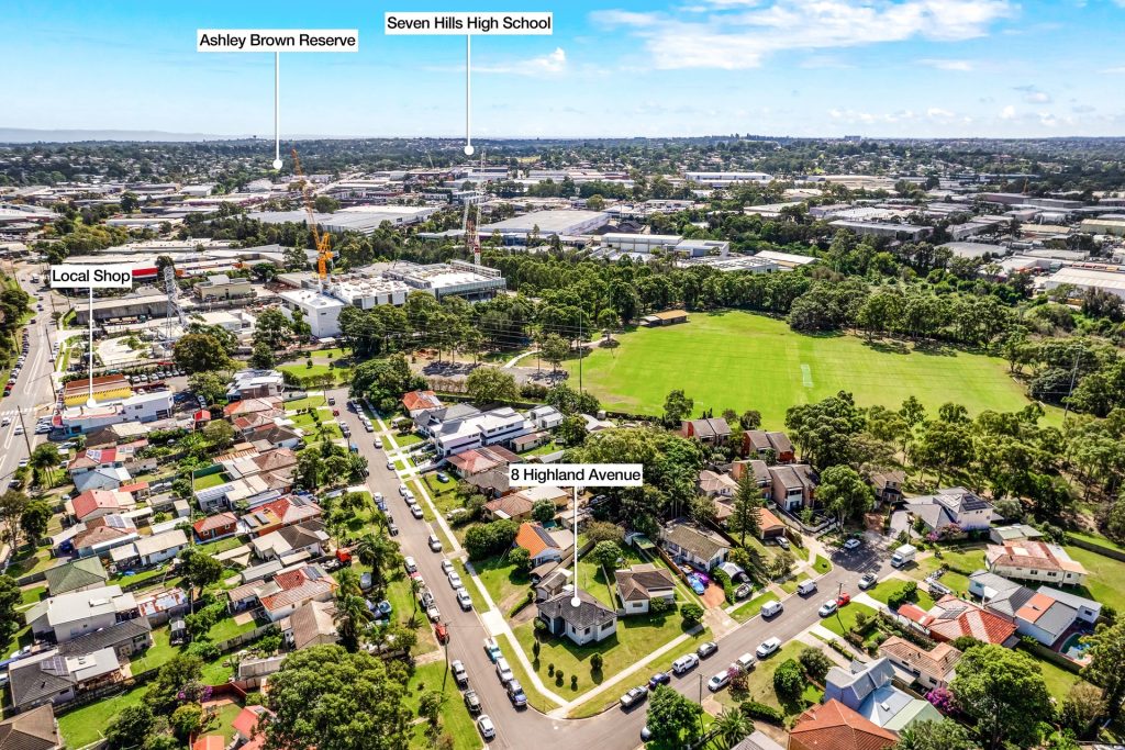8 Highland Avenue, Toongabbie NSW 2146 - photo 12