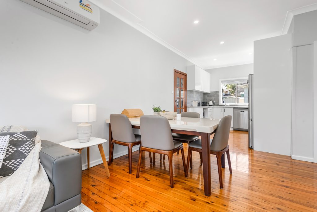 8 Highland Avenue, Toongabbie NSW 2146 - photo 4