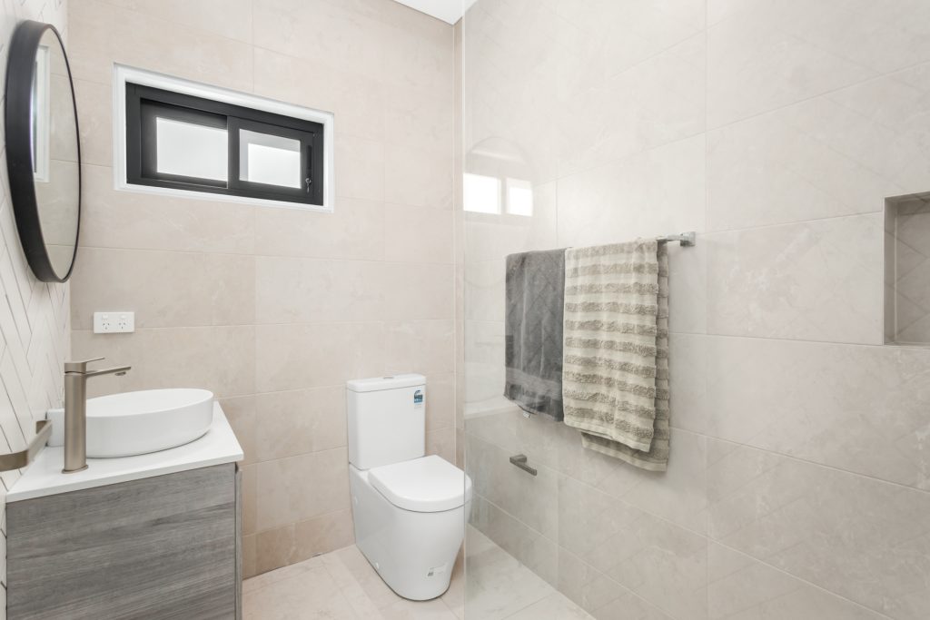 8 Highland Avenue, Toongabbie NSW 2146 - photo 8