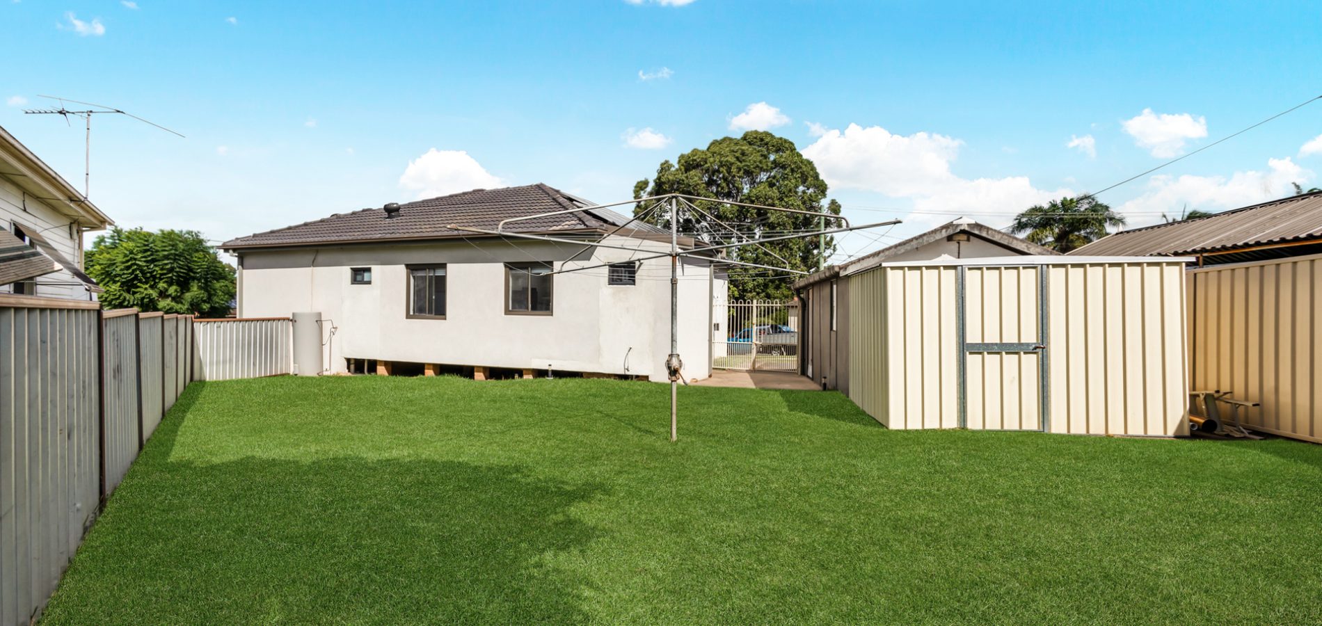 8 Highland Avenue, Toongabbie NSW 2146 - photo 9