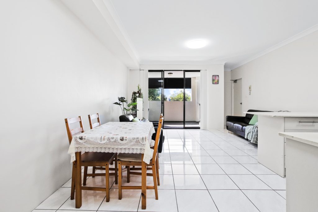 4/7 Short Street, Wentworthville NSW 2145 - photo 2