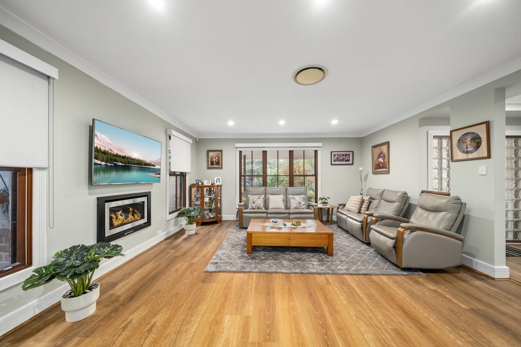 48 Ravensbourne Circuit, Dural NSW 2158 - photo 3