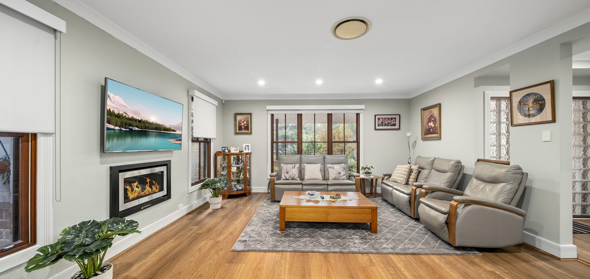 48 Ravensbourne Circuit, Dural NSW 2158 - photo 3