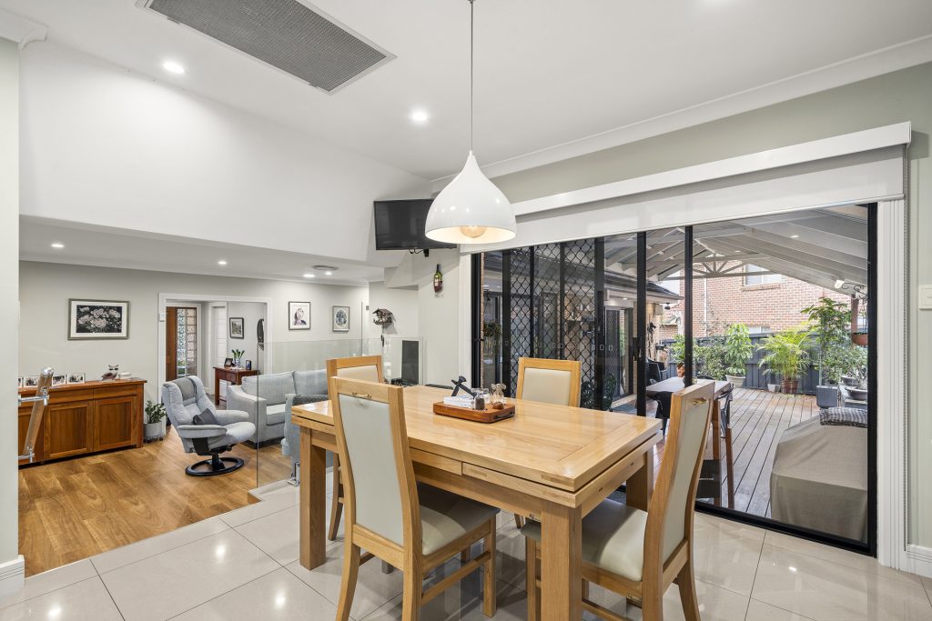 48 Ravensbourne Circuit, Dural NSW 2158 - photo 4
