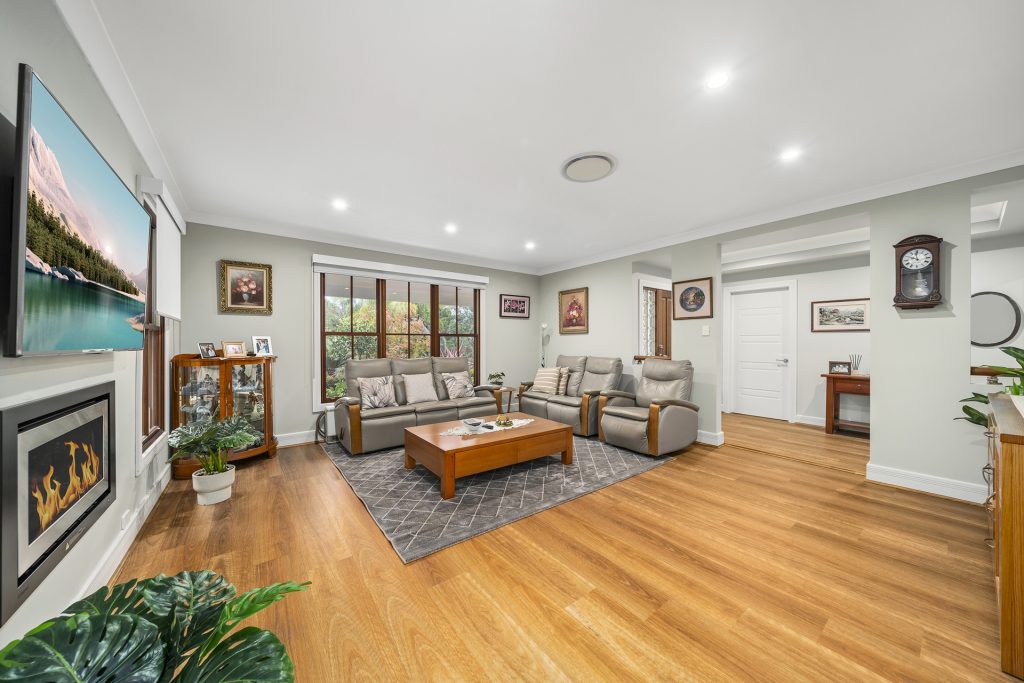 48 Ravensbourne Circuit, Dural NSW 2158 - photo 5