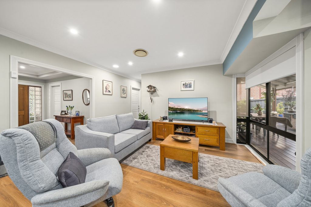 48 Ravensbourne Circuit, Dural NSW 2158 - photo 6