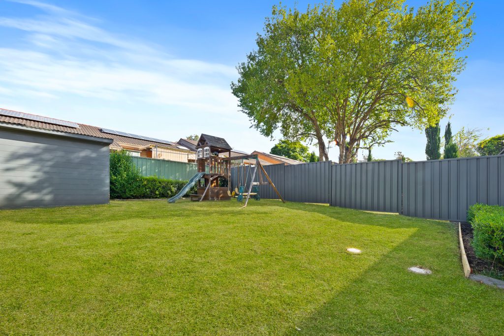 2 Burrabogee Road, Old Toongabbie NSW 2146 - photo 9