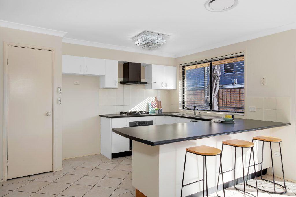 4 Buller Circuit, Beaumont Hills NSW 2155 - photo 7