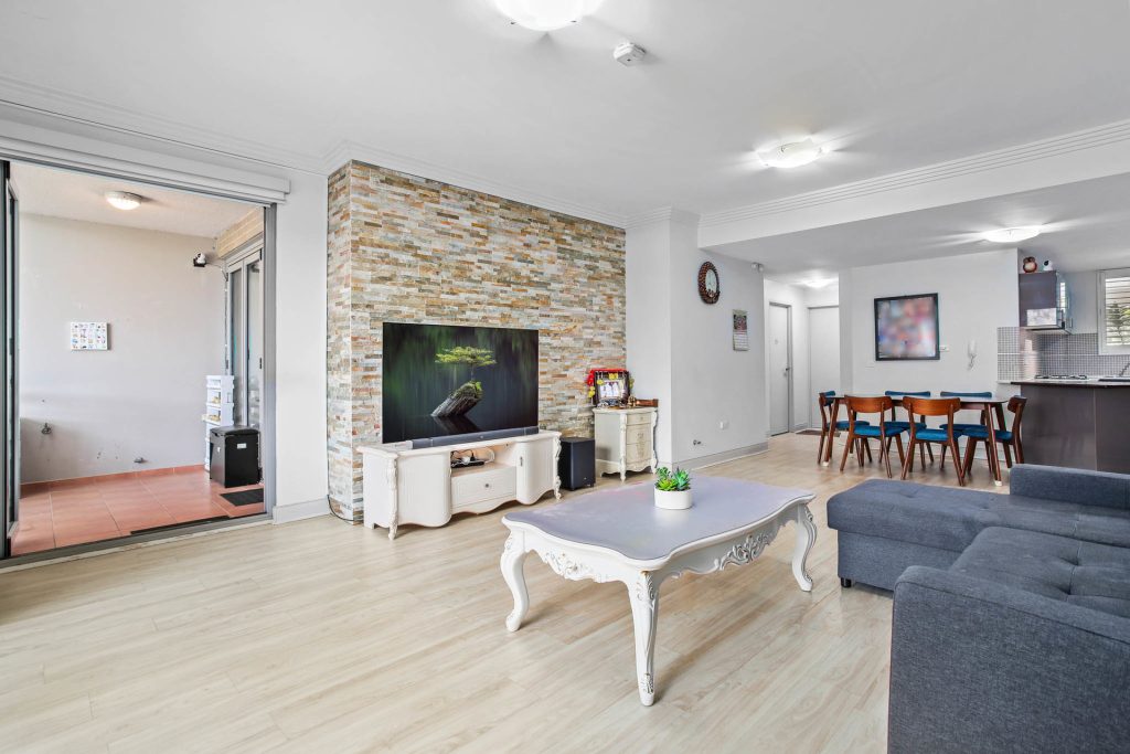 7/22-24A Parkside Lane, Westmead NSW 2145 - photo 2