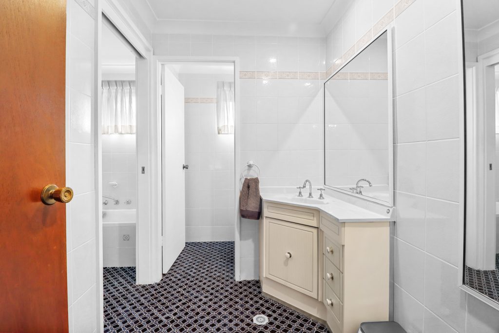 15 Bangalow Place, Baulkham Hills NSW 2153 - photo 12
