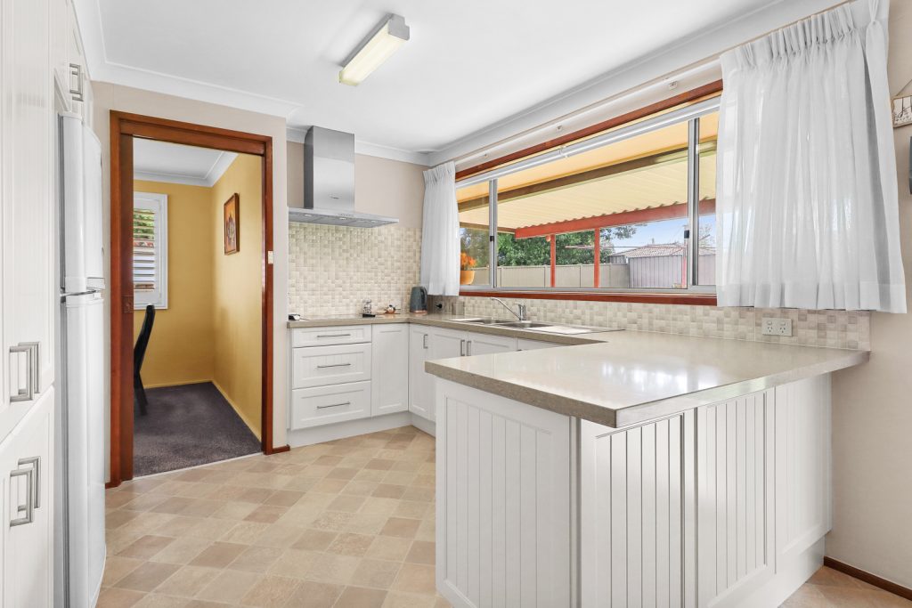 15 Bangalow Place, Baulkham Hills NSW 2153 - photo 4