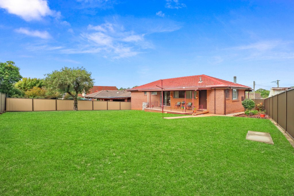 15 Bangalow Place, Baulkham Hills NSW 2153 - photo 5