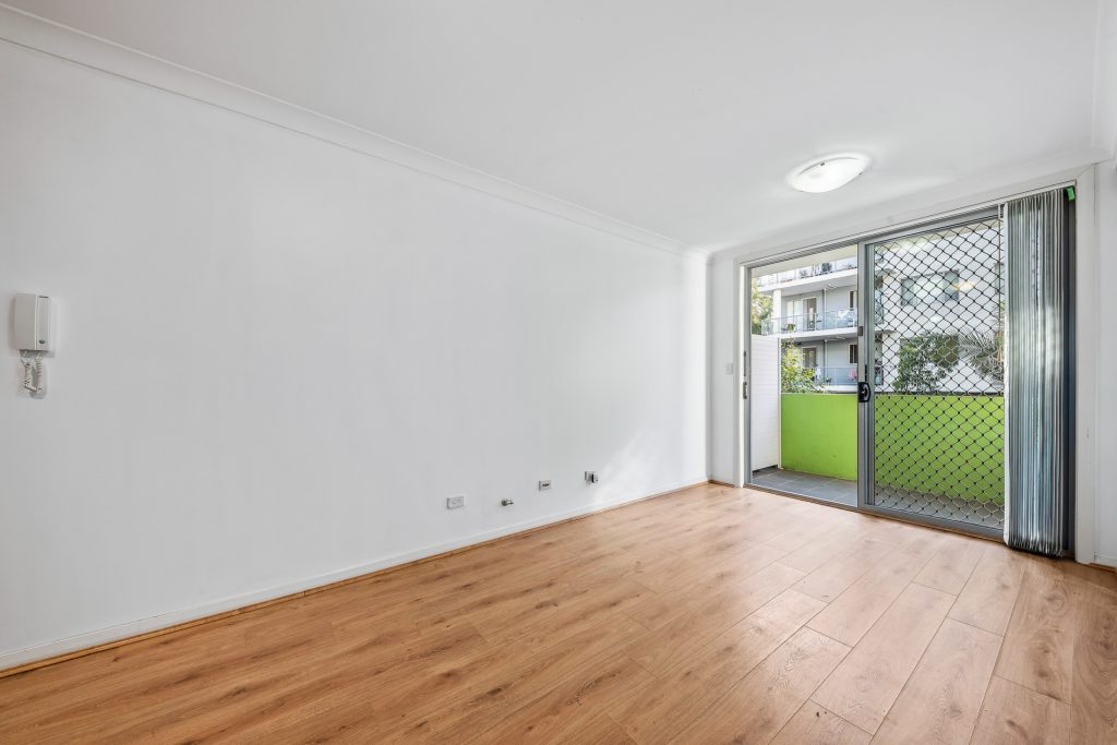 105/8D Myrtle Street, Prospect NSW 2148 - photo 2