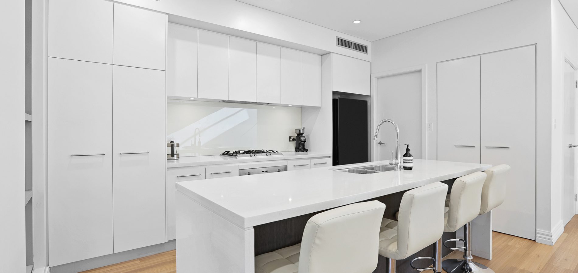 84 Central Park Avenue, Norwest NSW 2153 - photo 4
