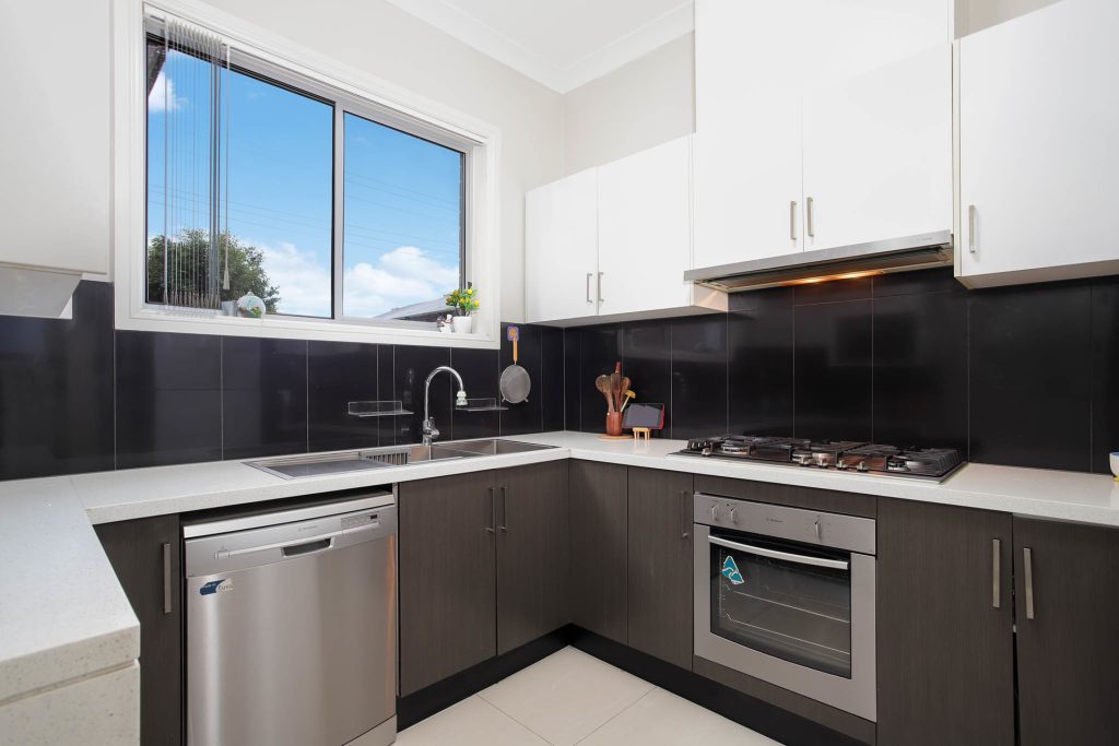 2/60 Magowar Road, Girraween NSW 2145 - photo 5