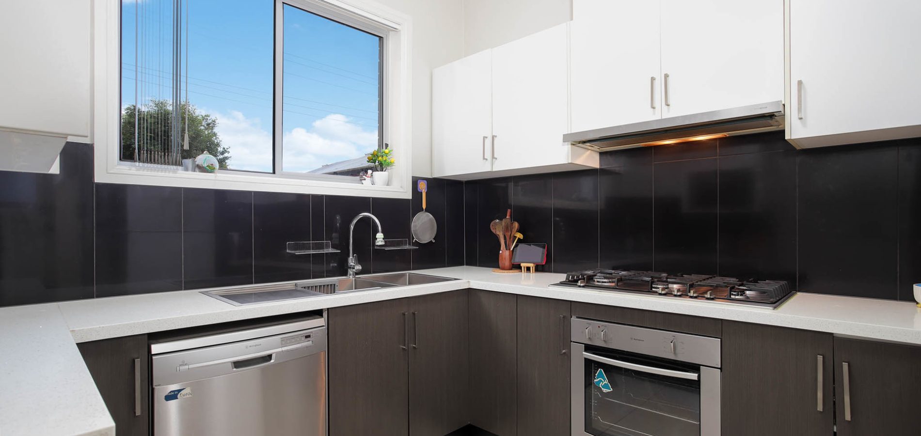 2/60 Magowar Road, Girraween NSW 2145 - photo 5