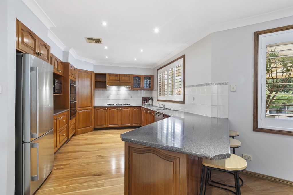 5 Broadoak Place, Castle Hill NSW 2154 - photo 6
