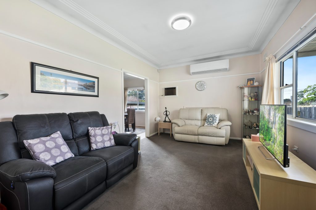 12 Fuller Street, Seven Hills NSW 2147 - photo 2