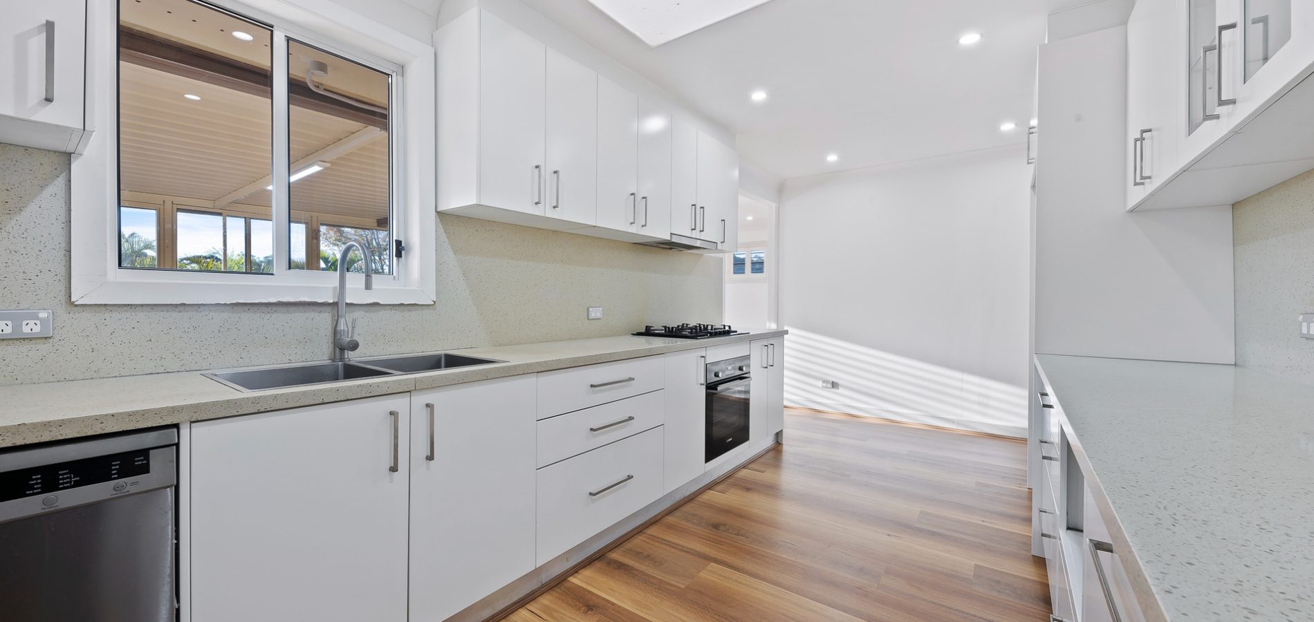 7 Zambesi Road, Seven Hills NSW 2147 - photo 3