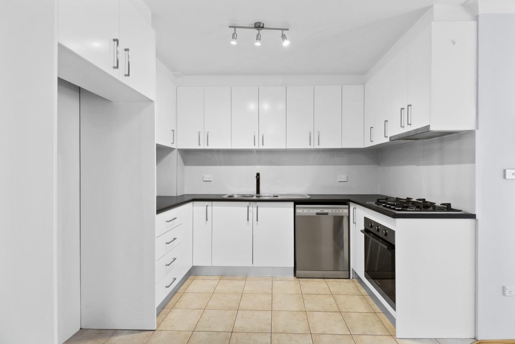 17/8 Fourth Avenue, Blacktown NSW 2148 - photo 3