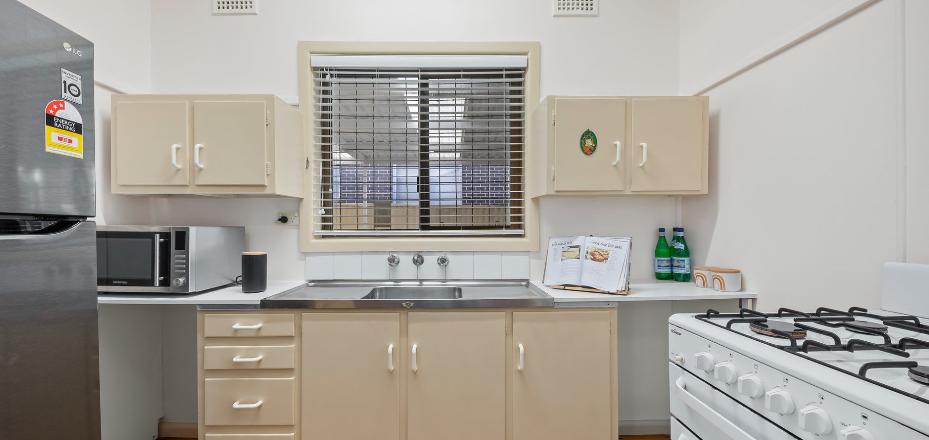 41 Leabons Lane, Seven Hills NSW 2147 - photo 3
