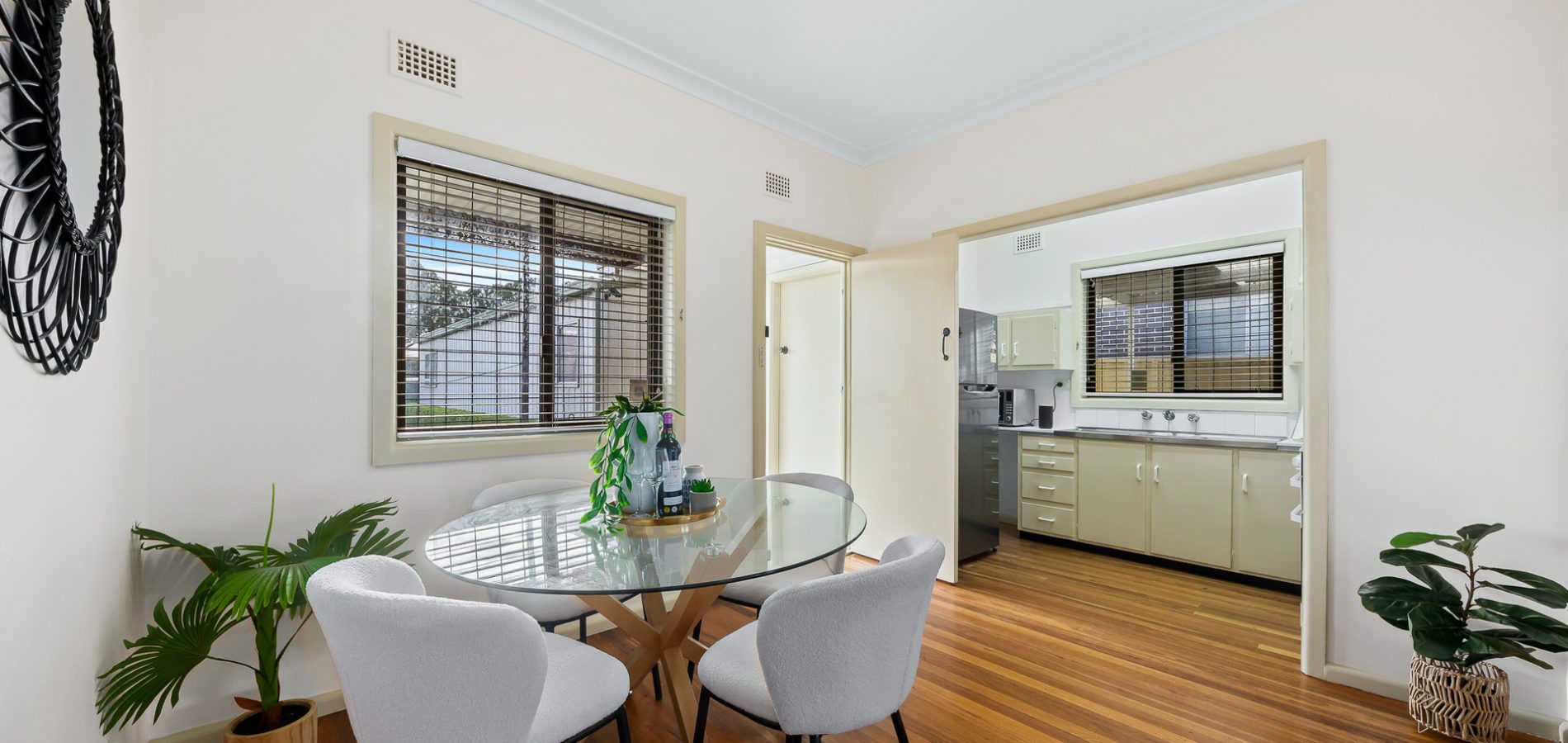 41 Leabons Lane, Seven Hills NSW 2147 - photo 4