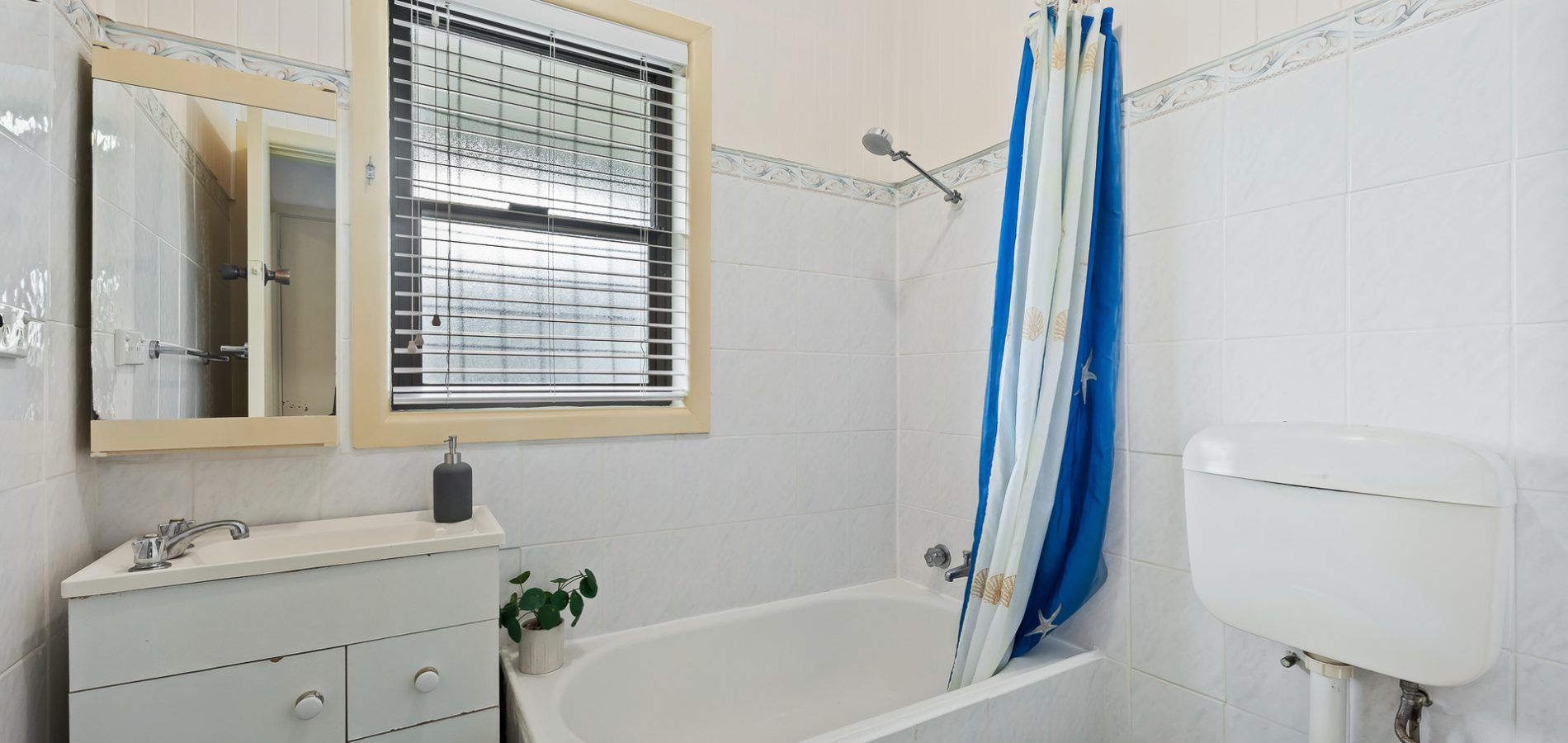 41 Leabons Lane, Seven Hills NSW 2147 - photo 7
