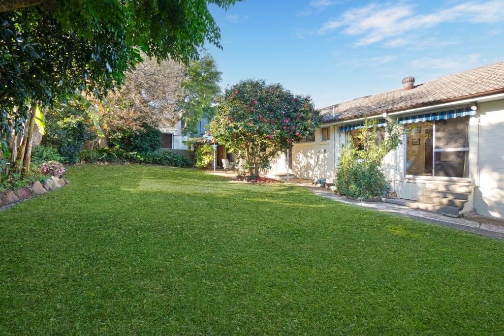 36 Blackburn Avenue, North Rocks NSW 2151 - photo 11