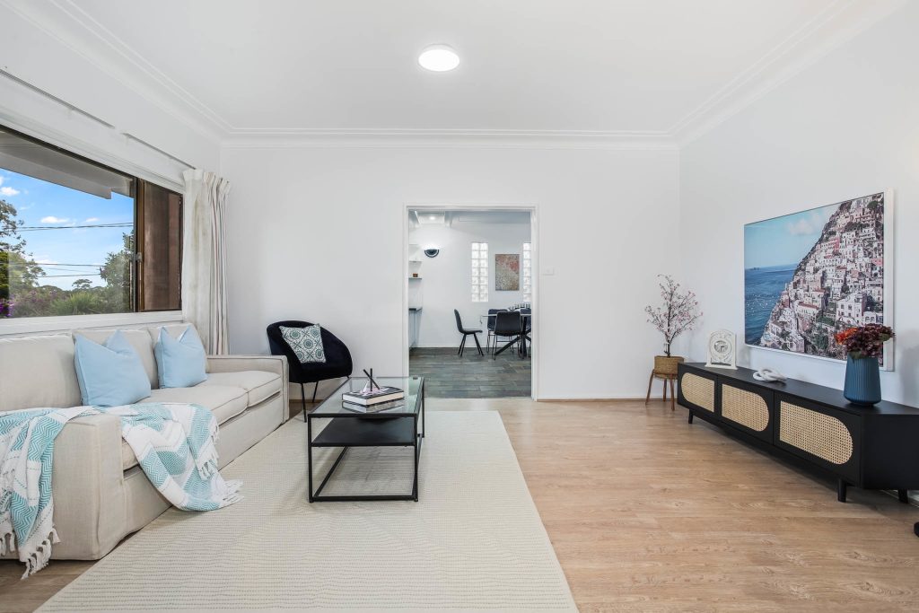17 Maunder Avenue, Girraween NSW 2145 - photo 2